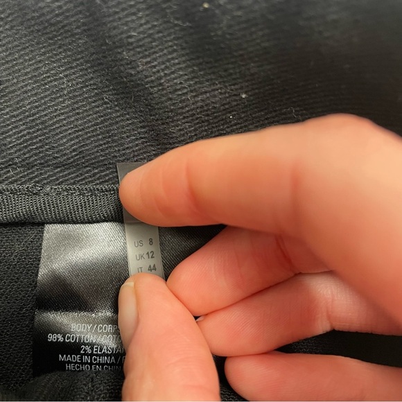 T TAHARI black denim zip front mini skirt - Picture 4 of 5